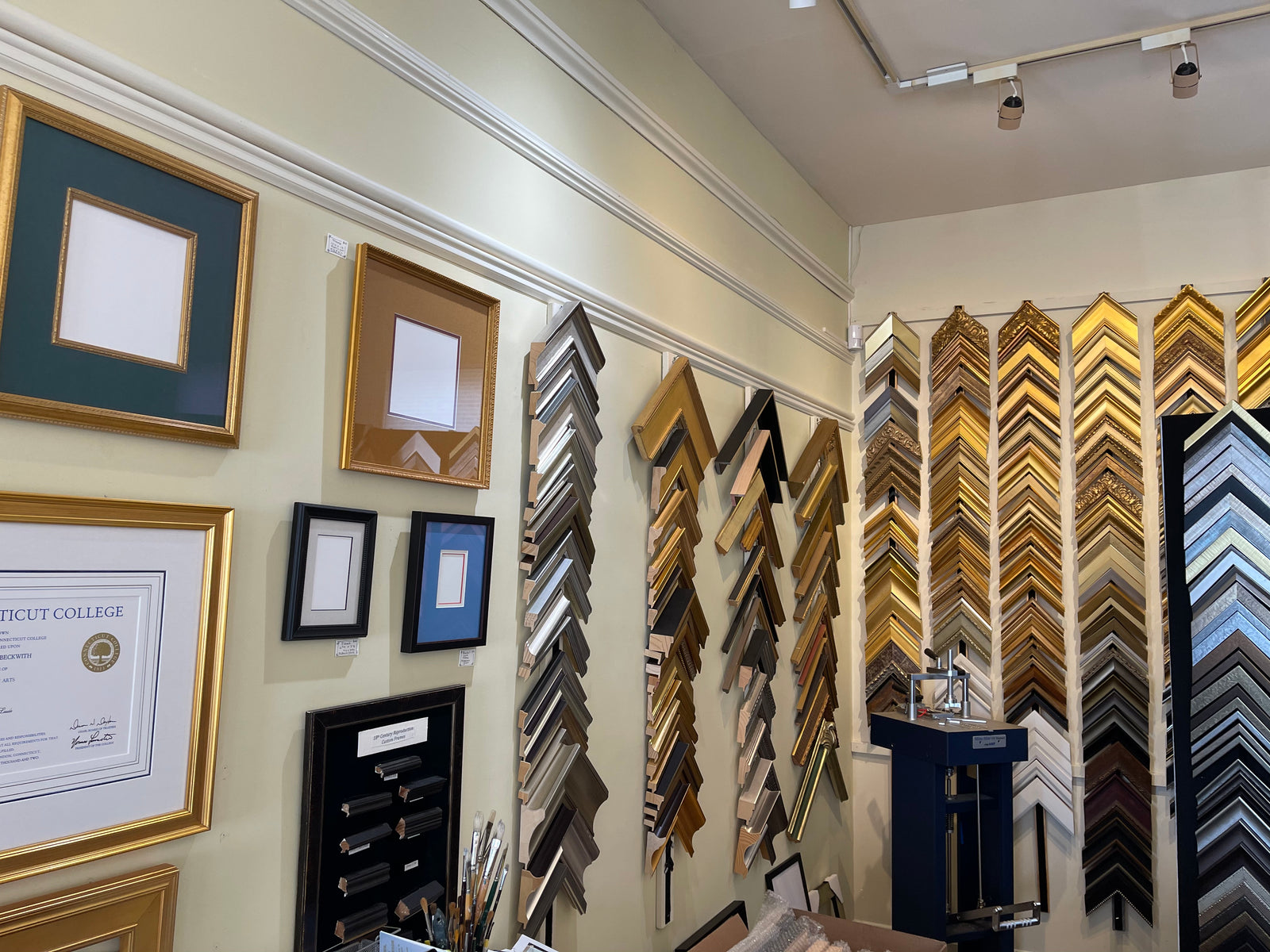 Close up of framing samples and corners